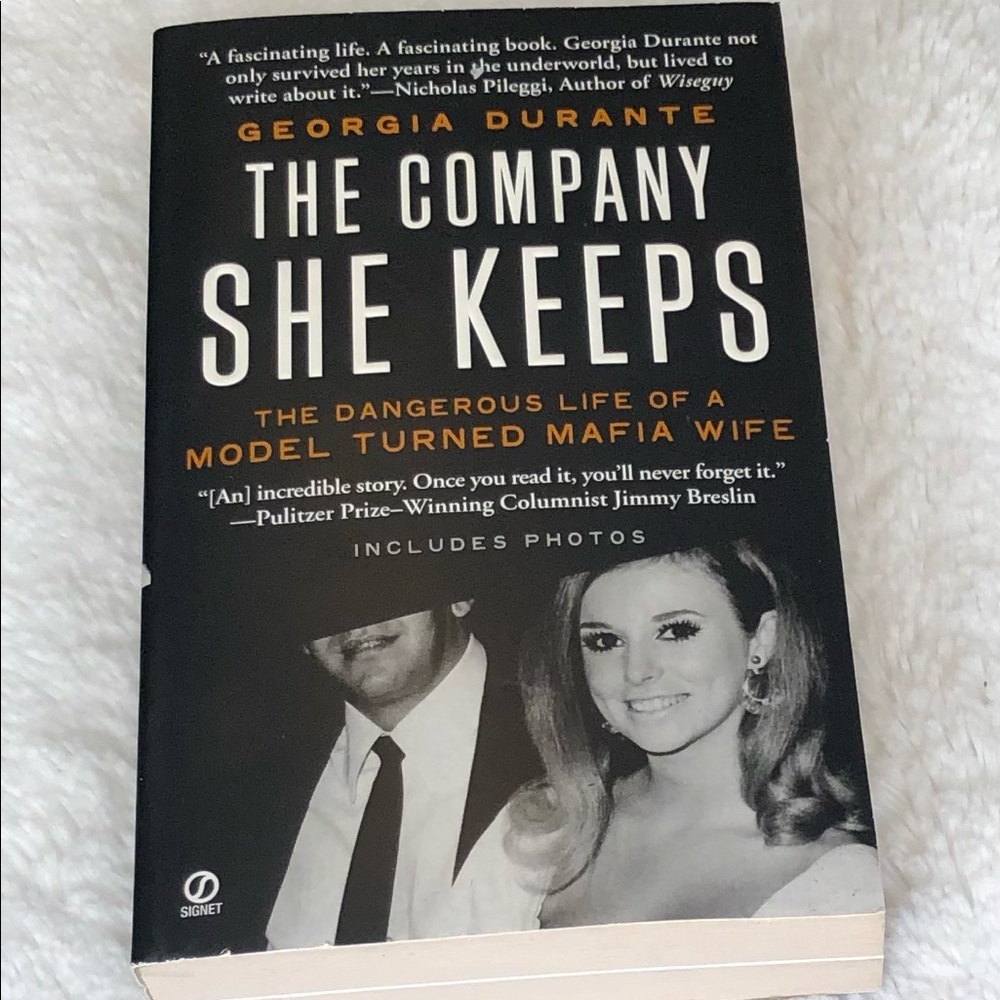 The Company She Keeps By Georgia Durante (Paperback Book)